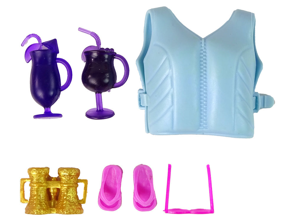 Conjunto boneca com barco a motor