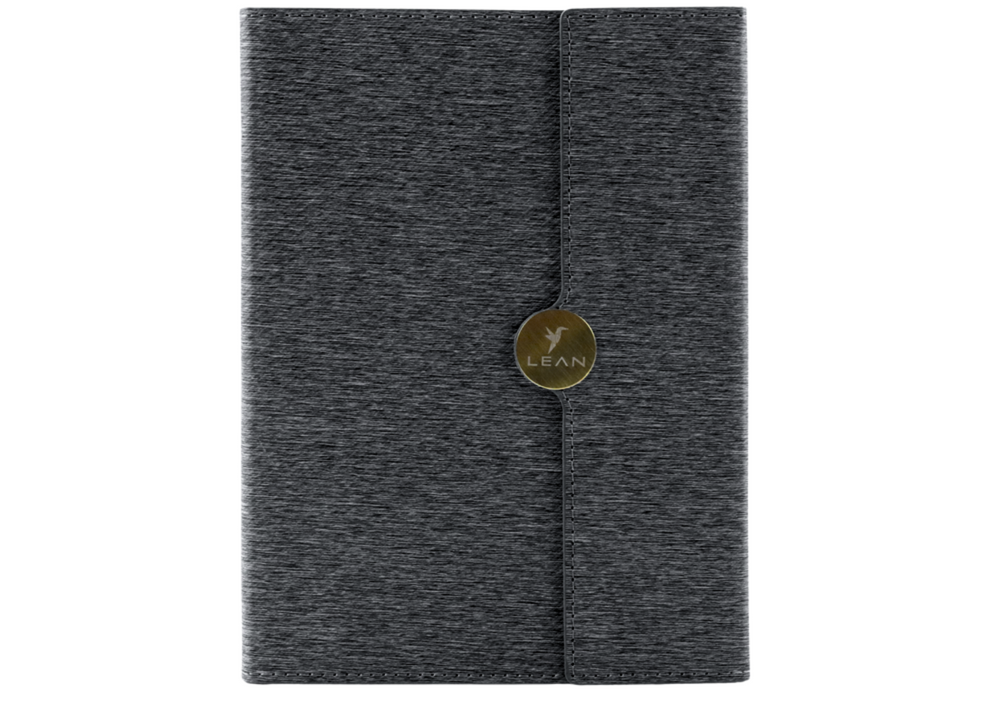 Caderno A5 pautado com capa preta
