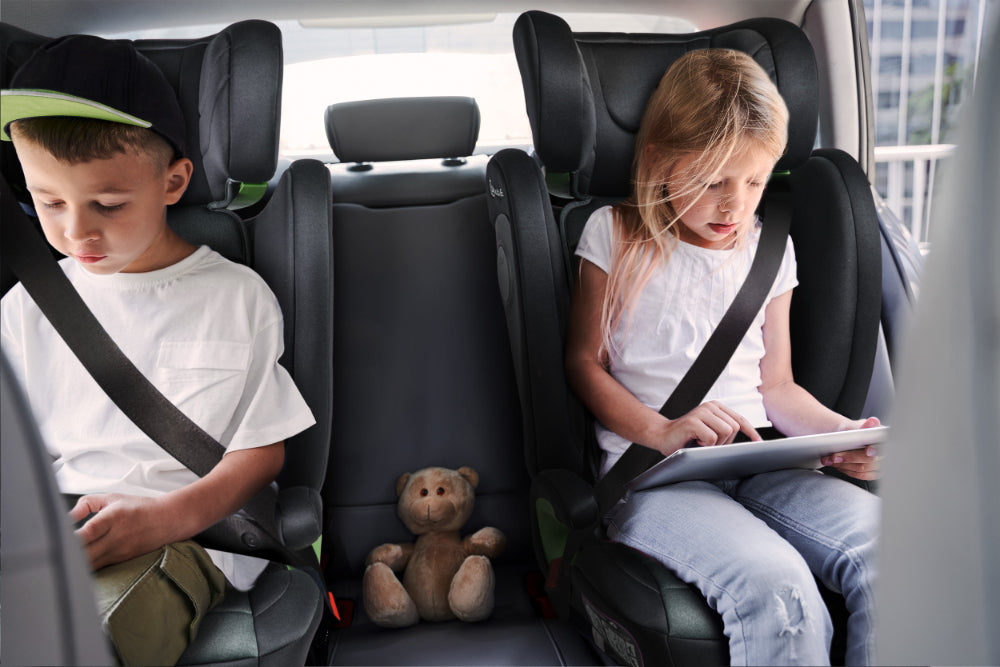 Cadeira Auto I-size 100-150 cm babyGO Safechild Black