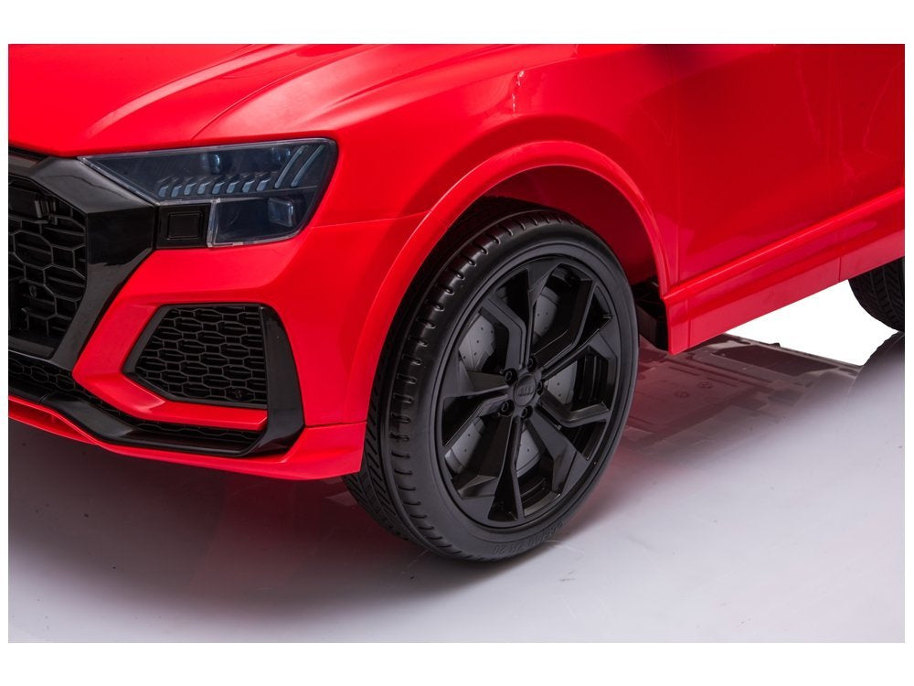 Carro elétrico Audi RS Q8 vermelho