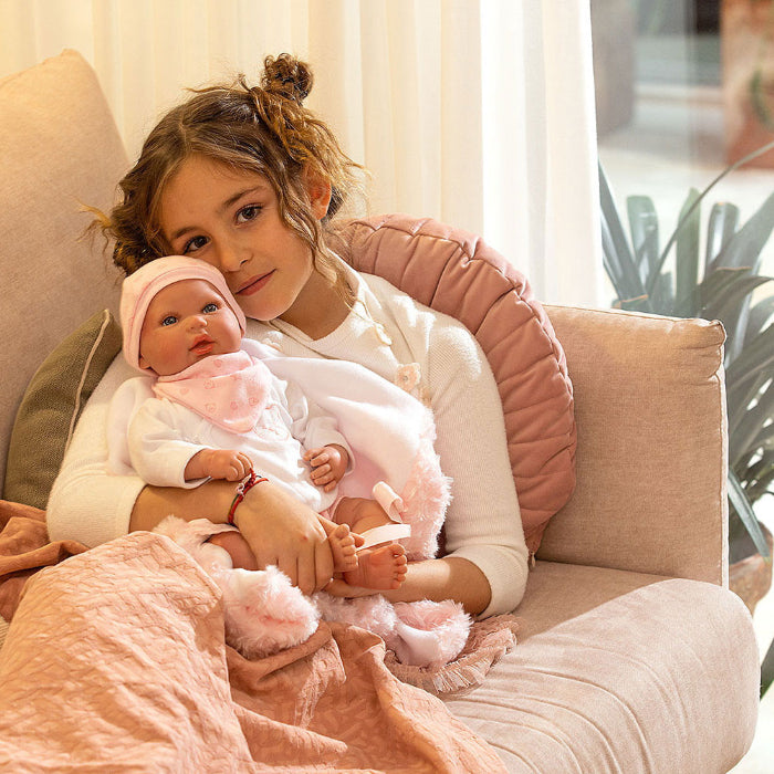 Bonecas Arias 45 cm Aina com Manta, Peluche e Cabelo