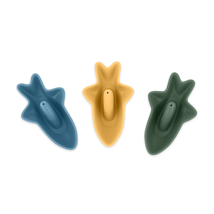 Brinquedos de banho de silicone Petite&Mars Sharks