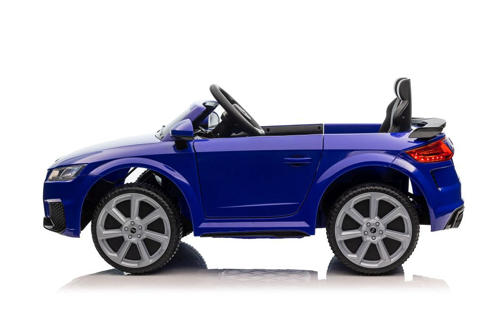 Carro elétrico Audi TTRS azul escuro