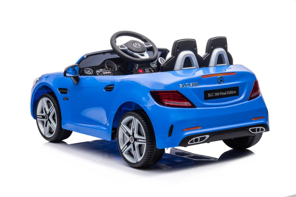Carro elétrico Mercedes SLC 300 azul