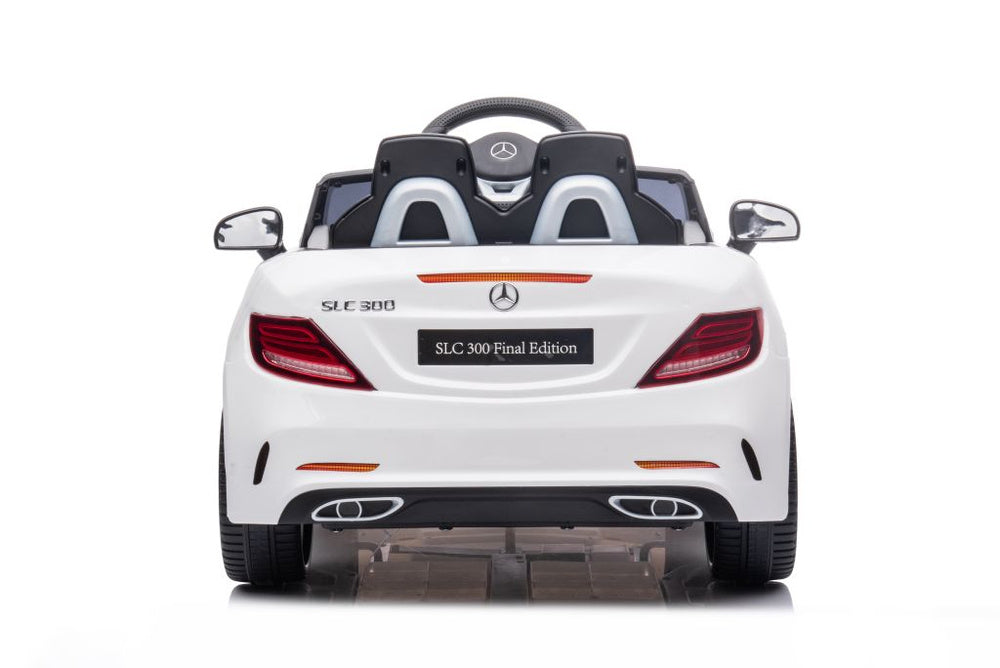 Carro elétrico Mercedes SLC 300 branco