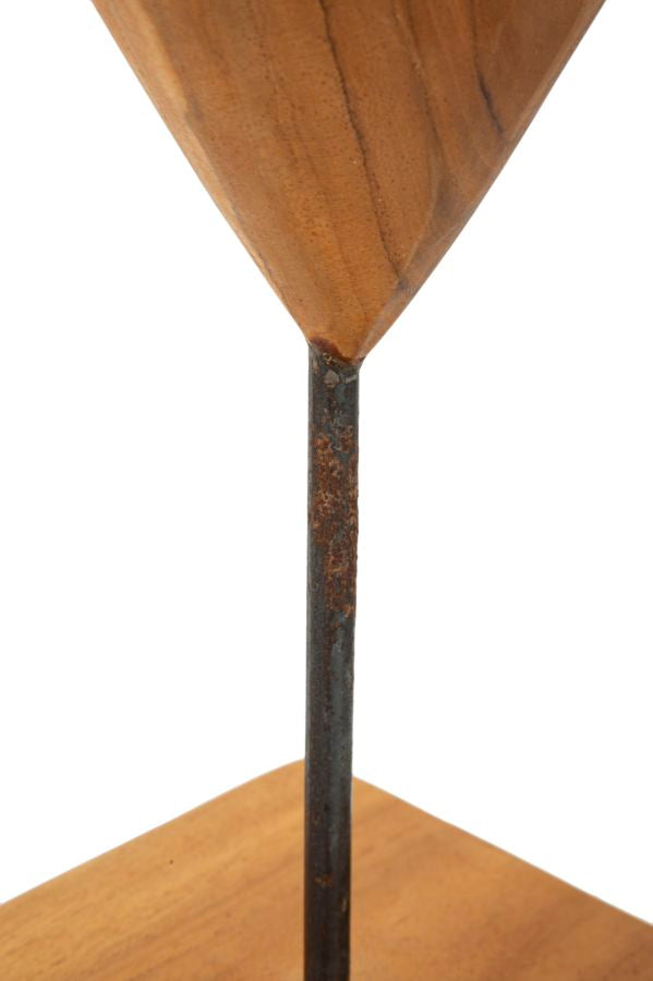 Escultura Dobu em Teca Reciclada Cm 20x12x37
