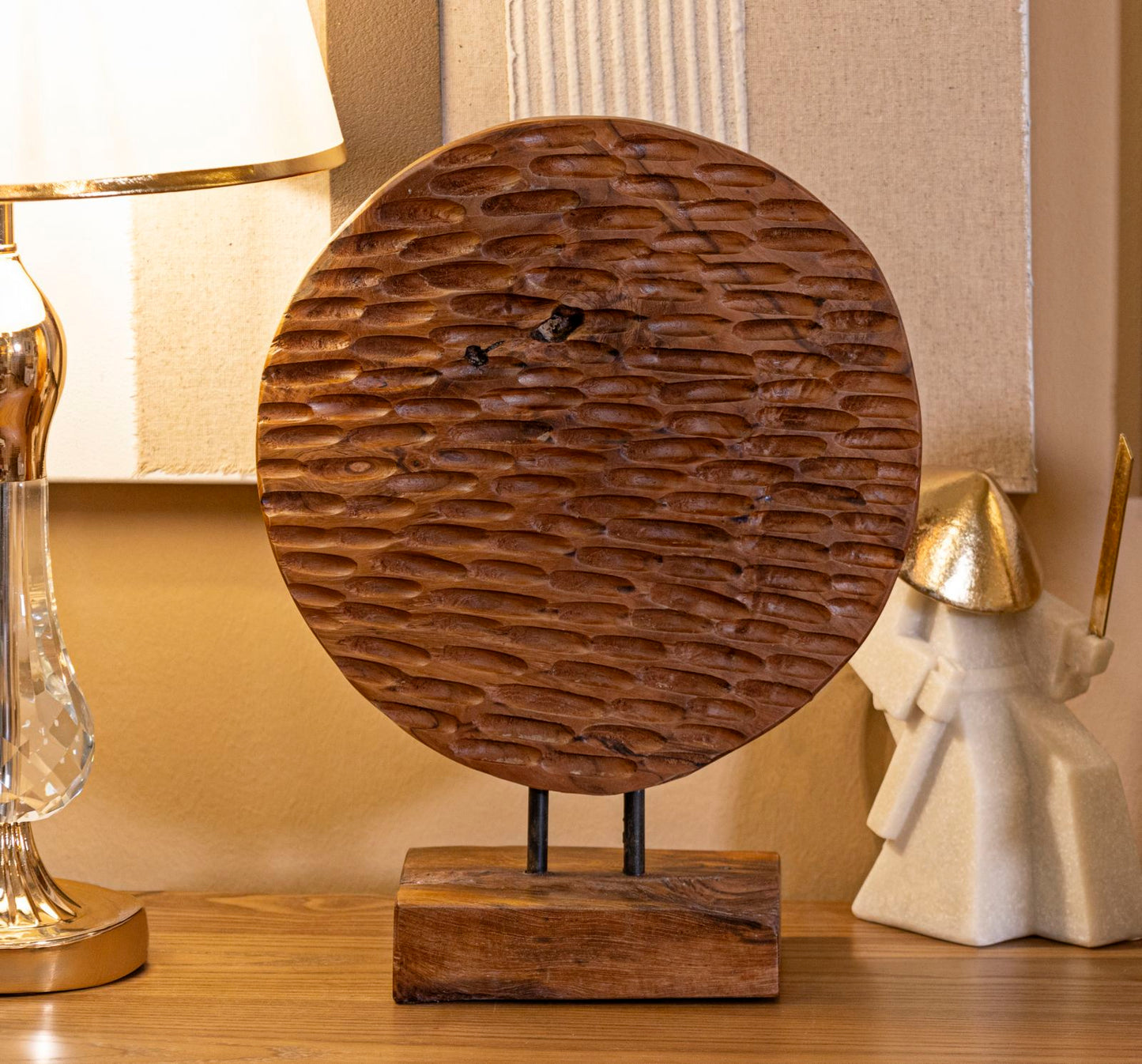 Escultura Coin em Teca Reciclada Cm 30x15,5x40