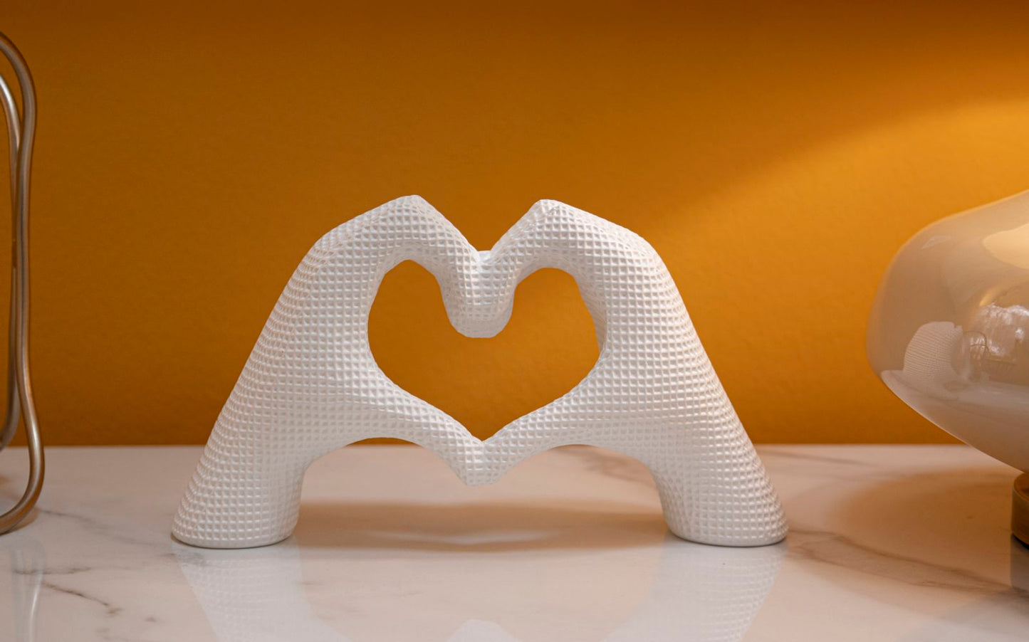 Escultura Lover Branco Cm 25x7,5x13,5