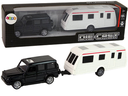 Jipe preto com caravana metálica