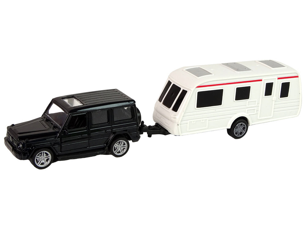 Jipe preto com caravana metálica
