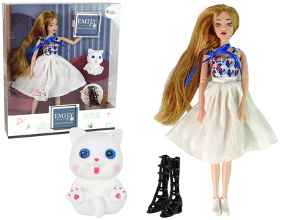 Boneca Emily com gato castanho e cabelo comprido
