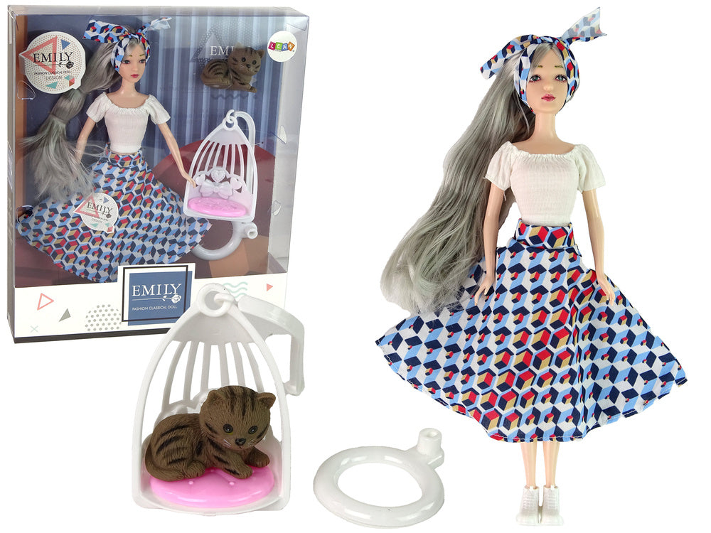 Boneca Emily com cabelo cinzento, gato e baloiço