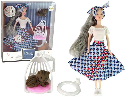 Boneca Emily com cabelo cinzento, gato e baloiço