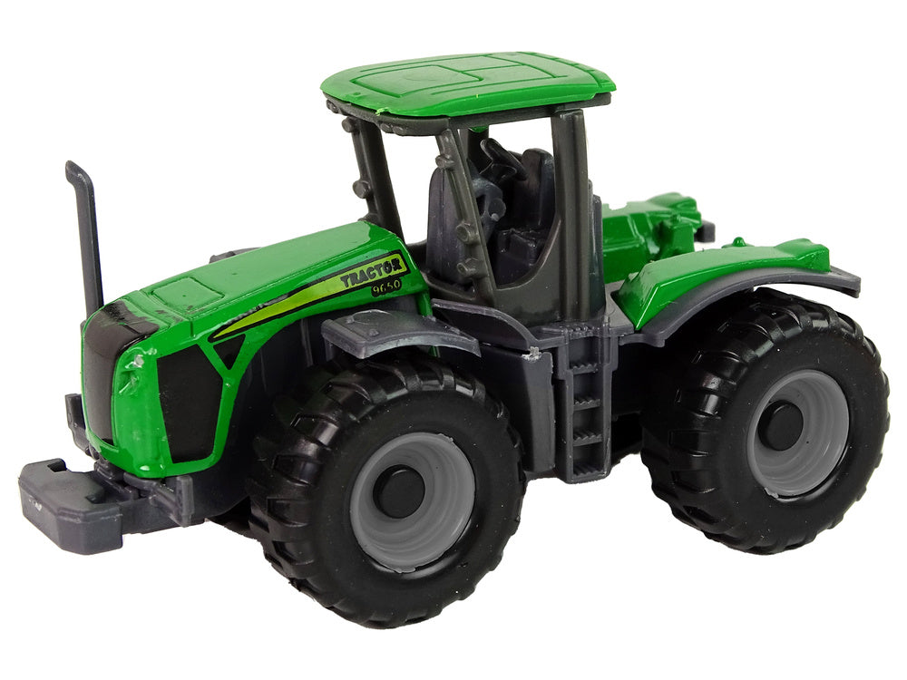 Trator agrícola verde