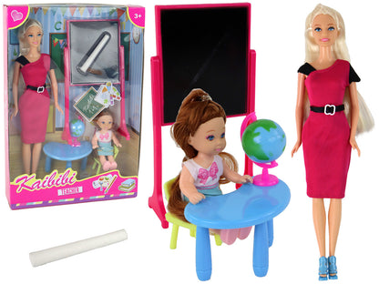 Boneca Professora Loira e Aluna Morena com Quadro Escolar
