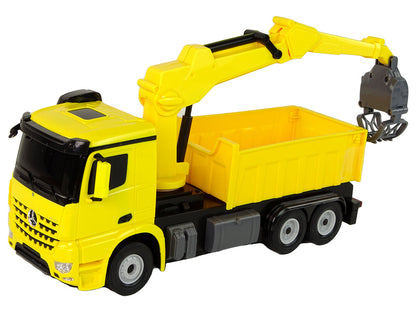 Camião-guindaste Mercedes Rastar amarelo