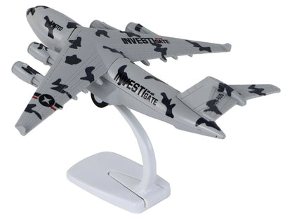 Avião militar cinzento camuflado UNITED HW-605