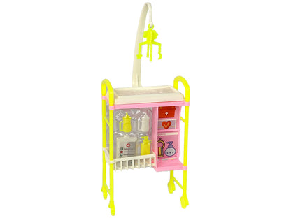 Boneca Médica Loira Uniforme Azul e Berço de Bebé