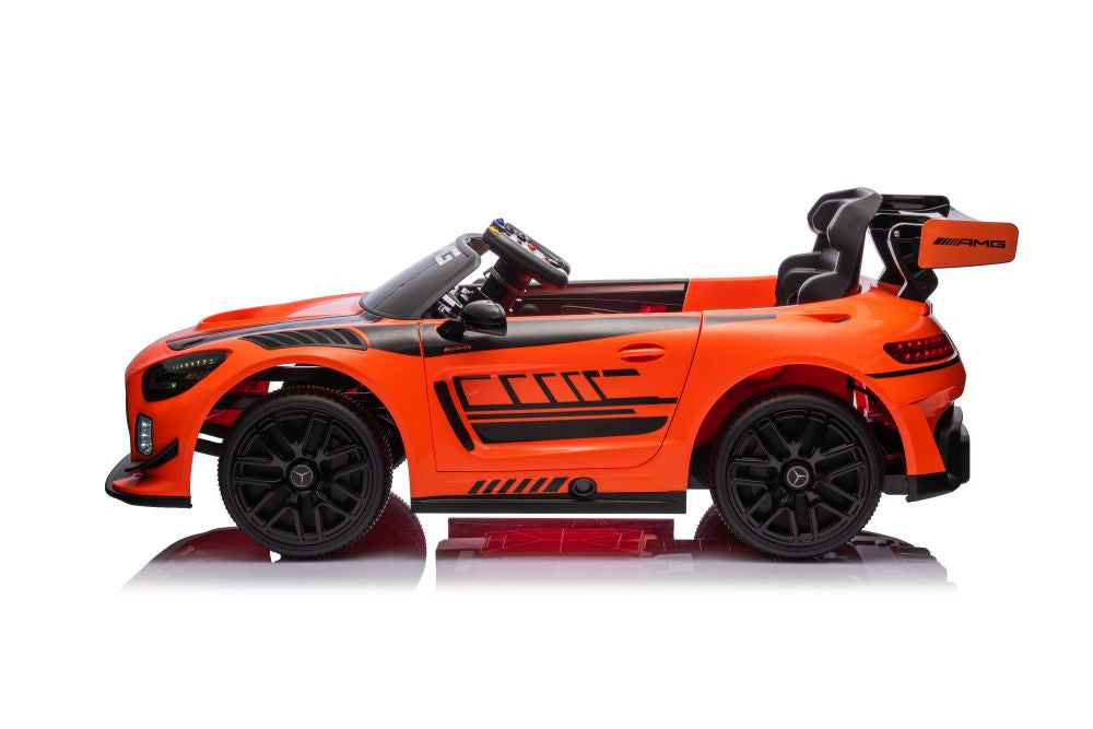 Carro elétrico Mercedes AMG GT3 laranja