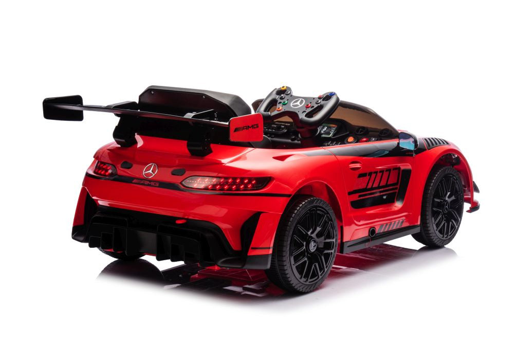Carro elétrico Mercedes AMG GT3 vermelho