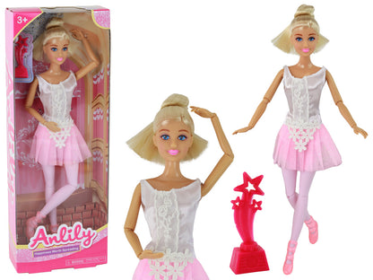 Boneca Anlily bailarina com coque e vestido rosa