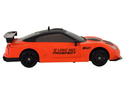 Carro Desportivo RC 1:24 Laranja com Rodas Intercambiáveis
