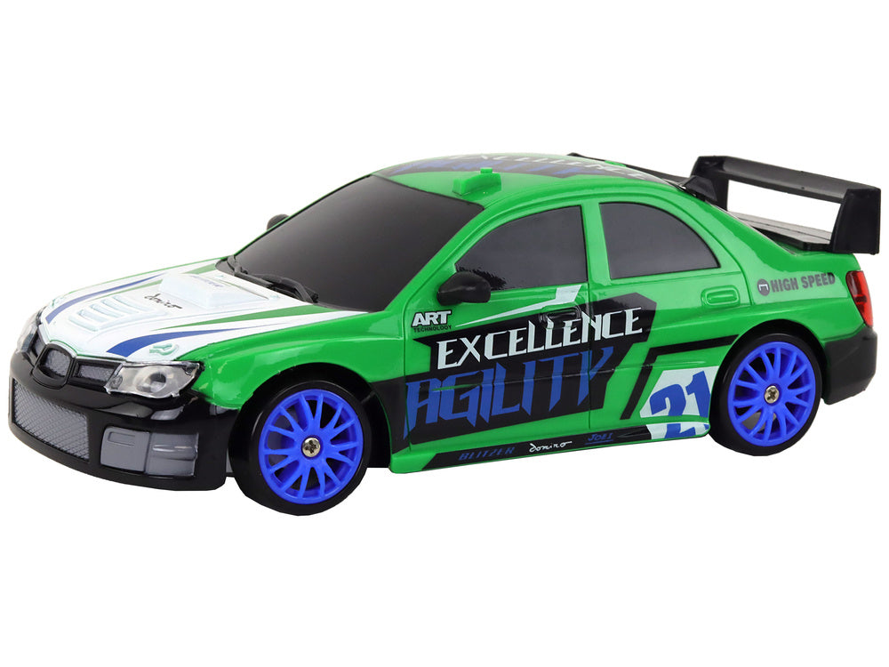 Carro Desportivo RC 1:24 Verde com Rodas Intercambiáveis