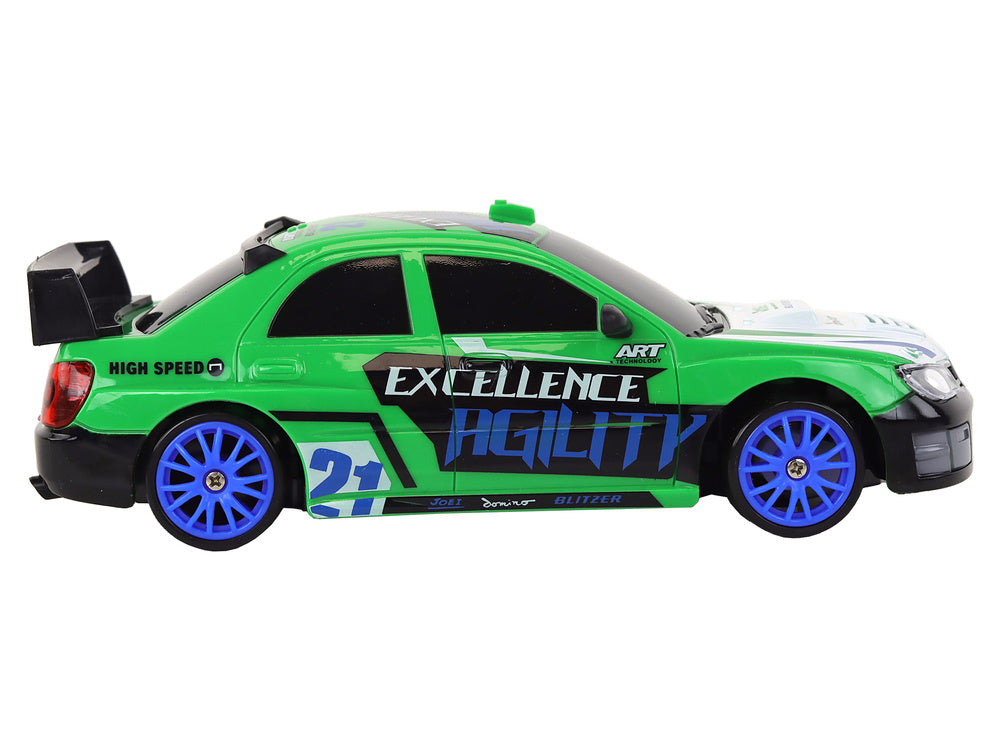 Carro Desportivo RC 1:24 Verde com Rodas Intercambiáveis