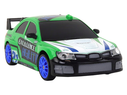 Carro Desportivo RC 1:24 Verde com Rodas Intercambiáveis