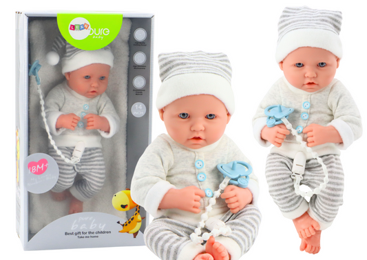 Boneca bebé roupa branca e cinza com chapéu e chupeta