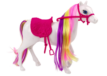 Cavalo branco com acessórios de limpeza