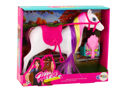 Cavalo branco com acessórios de limpeza