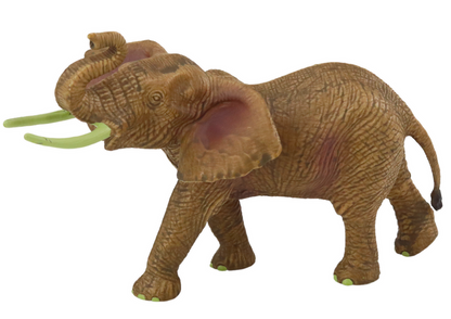 Elefante africano tromba levantada safari