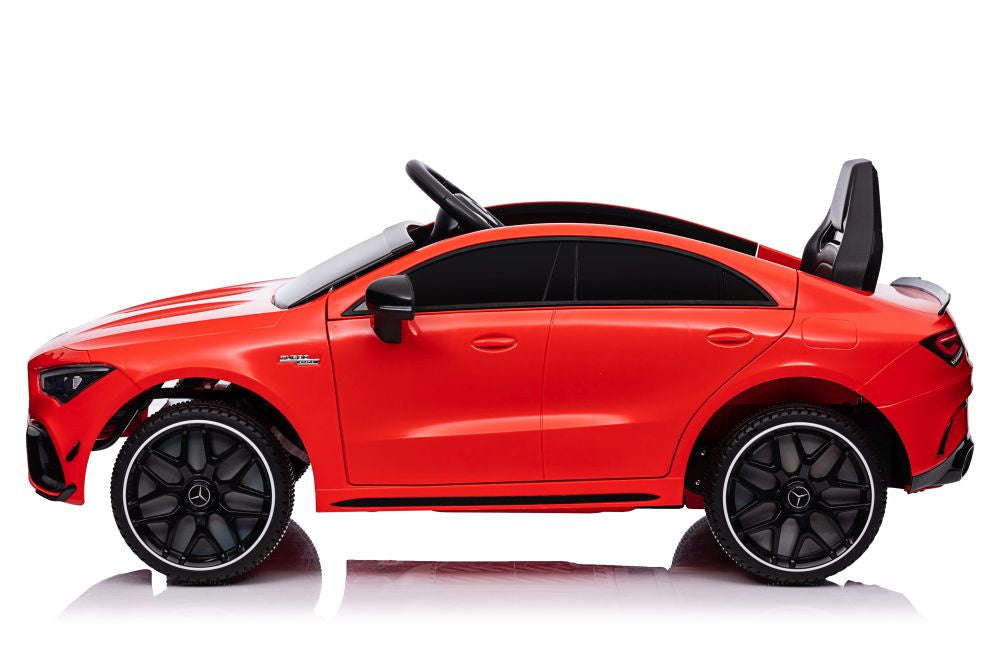 Carro elétrico Mercedes CLA 45S AMG 4x4 vermelho