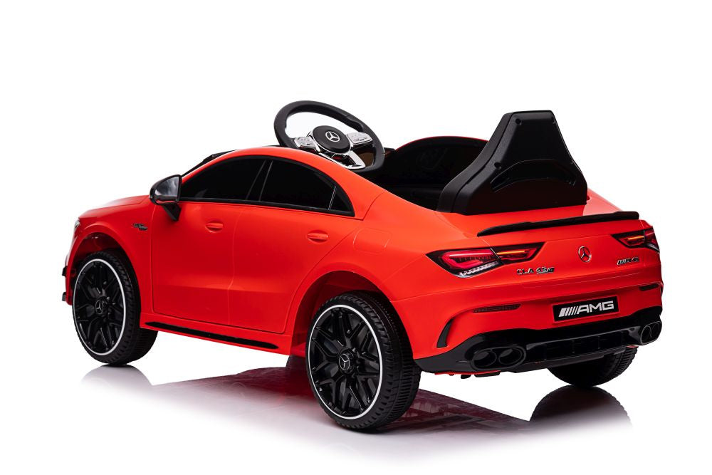 Carro elétrico Mercedes CLA 45S AMG 4x4 vermelho