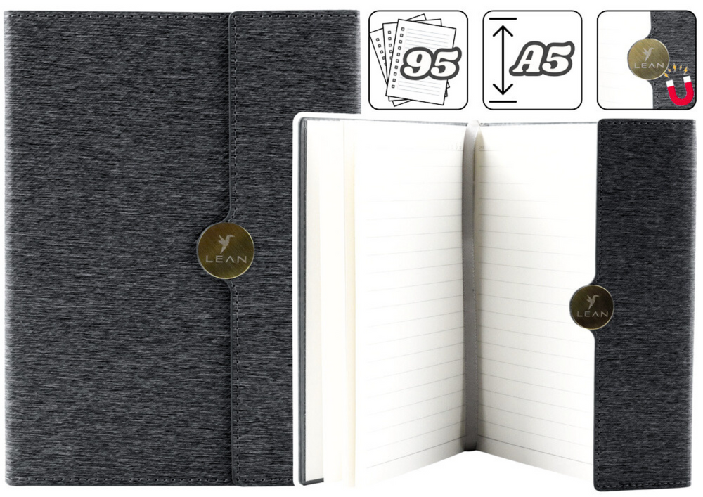 Caderno A5 pautado com capa preta