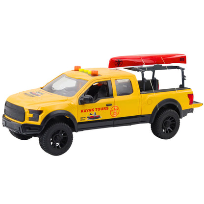 Veículo todo-o-terreno amarelo com transporte de caiaque, luzes e sons