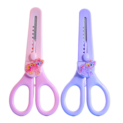 Tesoura Infantil com Capa Cavalo 14cm (1 unidade, sortido)