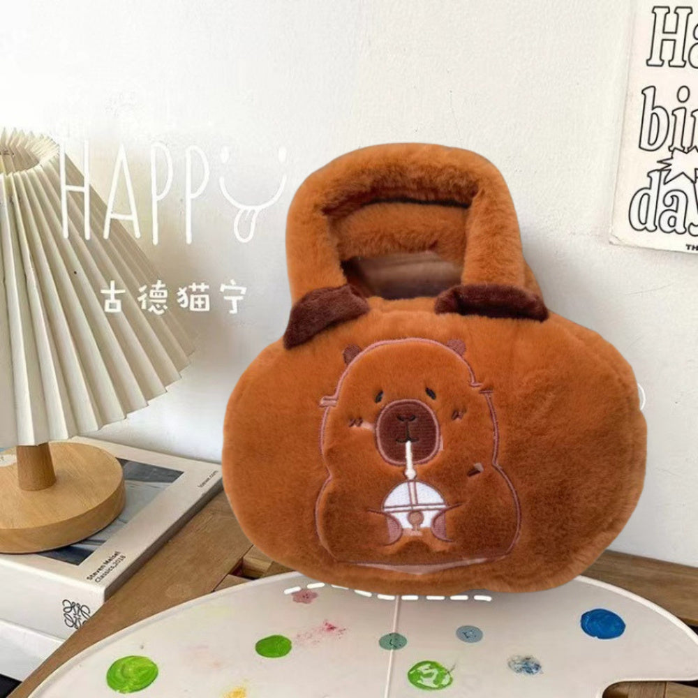 Mala de Peluche Capivara com Copo Castanha 20cm