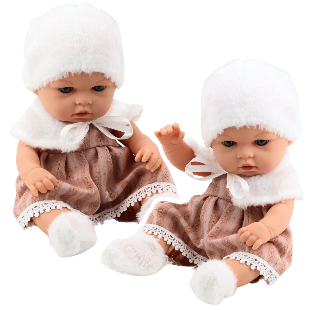 Boneca Bebé Vestido Bege Chapéu Gola e Meias
