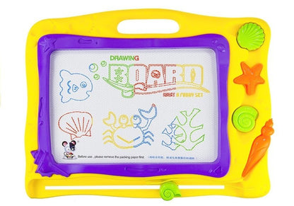 Quadro com carimbos e fundo colorido