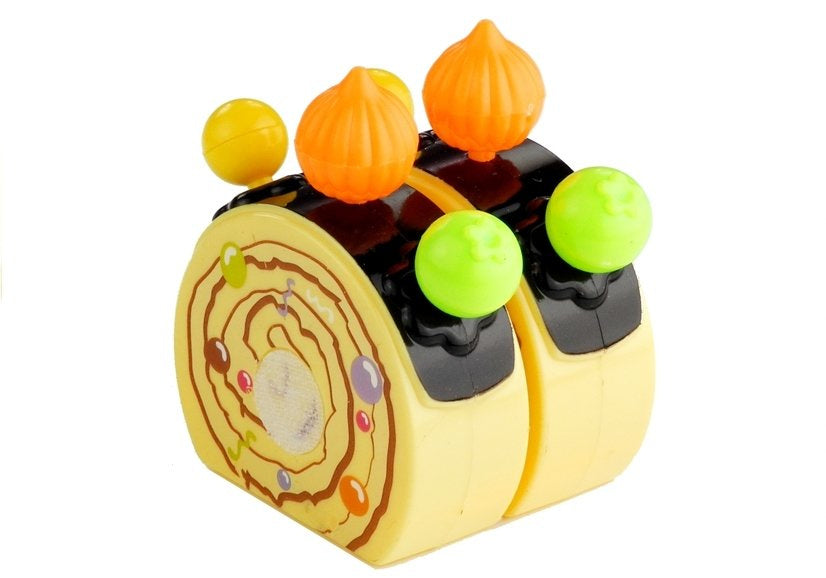 Conjunto de aniversário com bolo, bolachas, velas e gelado