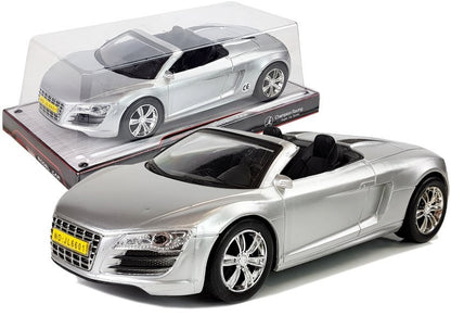 Carro cabriolet prata 1:18