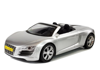 Carro cabriolet prata 1:18
