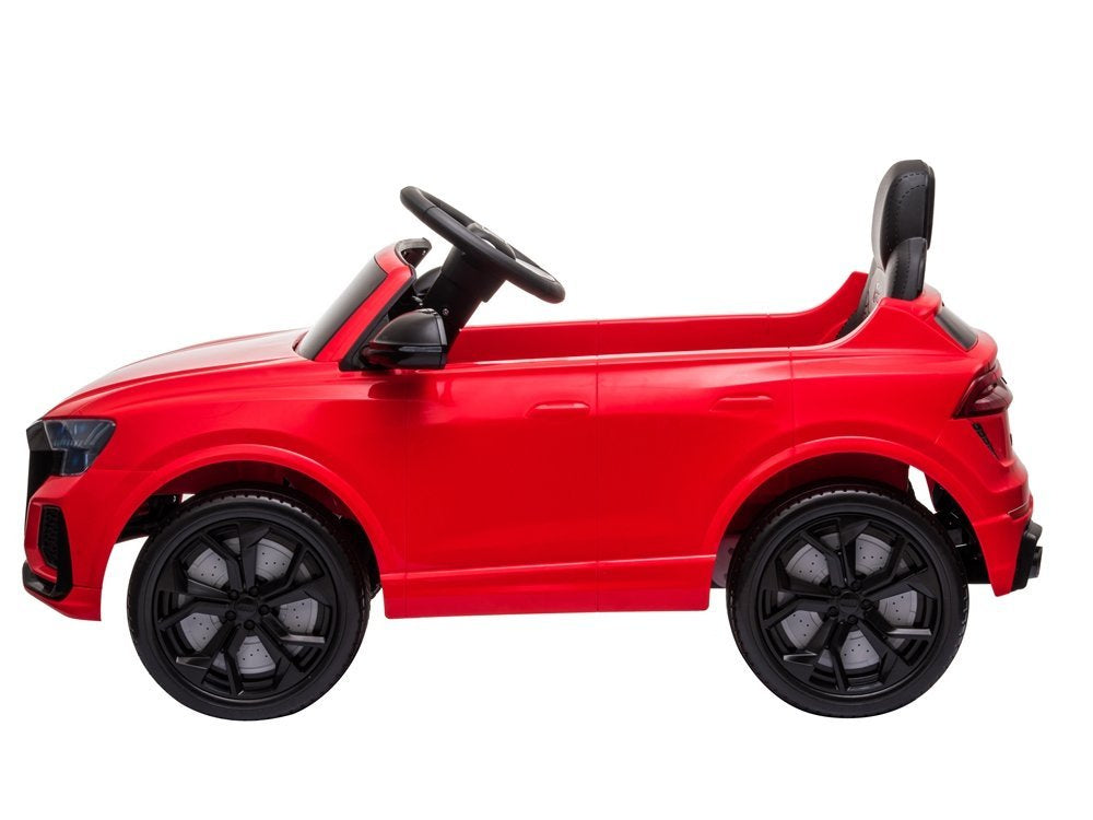 Carro elétrico Audi RS Q8 vermelho