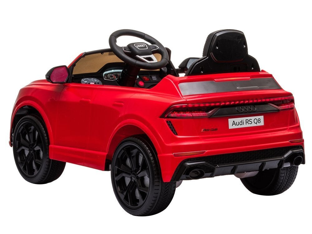 Carro elétrico Audi RS Q8 vermelho