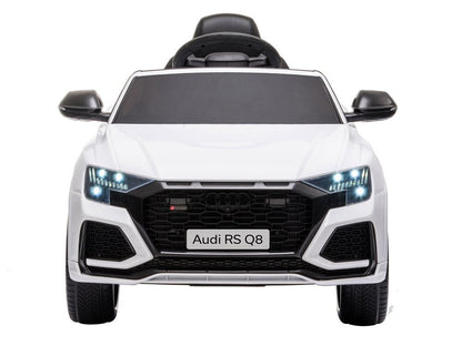 Carro elétrico Audi RS Q8 branco