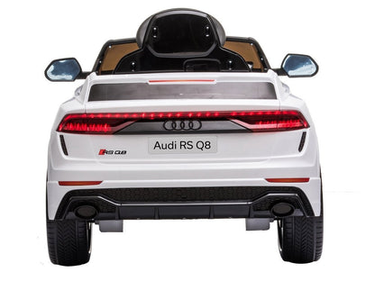Carro elétrico Audi RS Q8 branco