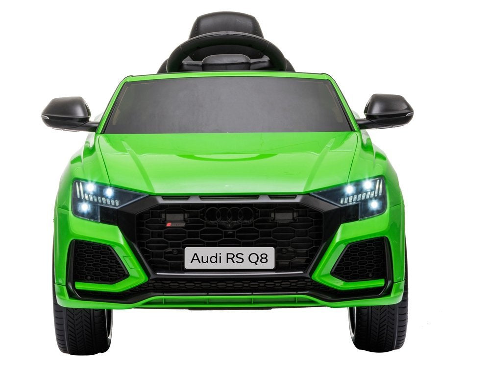 Carro elétrico Audi RS Q8 verde