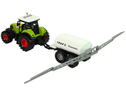 Trator agrícola com reboque pulverizador